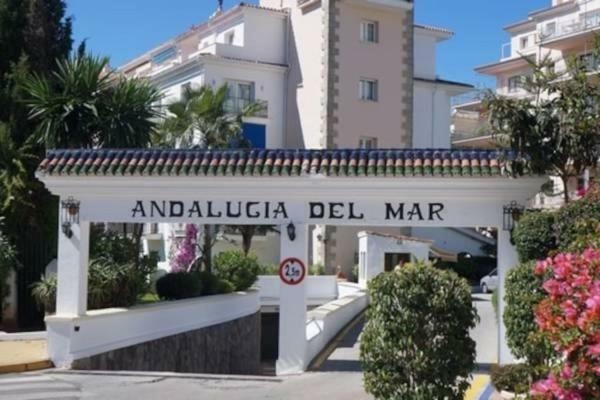 Impresionante Loft En Puerto Banus A Pie De Playa Marbella Exterior foto